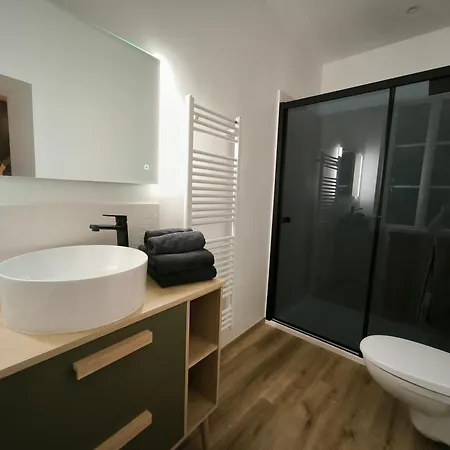 Champagne Philippe Moutardier - Cepage Bed & Breakfast 3*